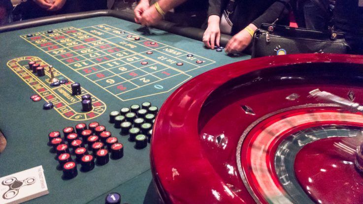 پاکستان میں Lucky Win کا آن لائن کیسینو سیکشن کھولیں۔